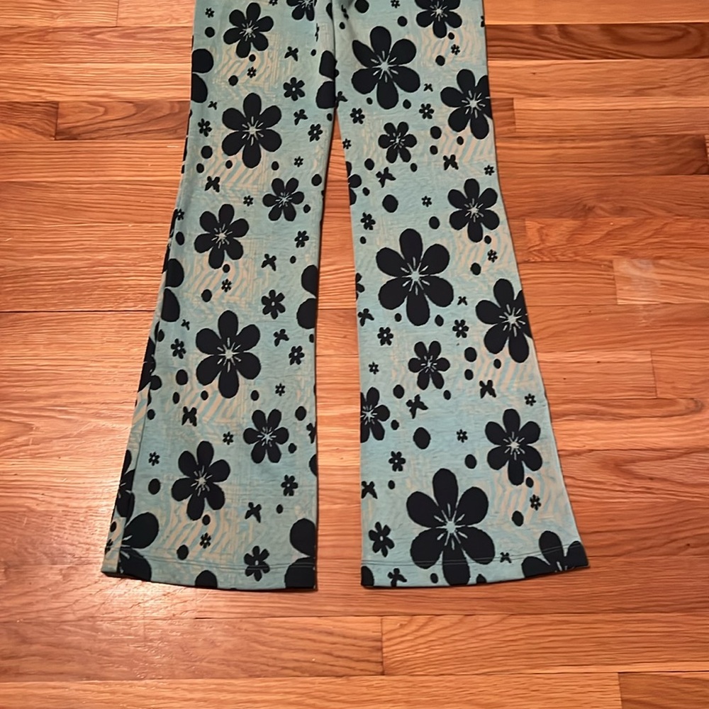 Urban Outfitters Bryn Floral Power Retro Soft Flare Pants Size XS - Picture 9 of 10
